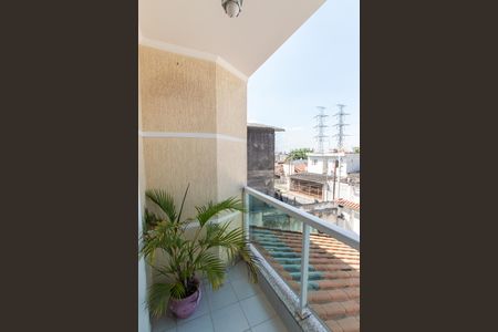 Casa à venda com 107m², 3 quartos e 2 vagas Casa à venda com 107m², 3 quartos e 2 vagasSuíte - Varanda