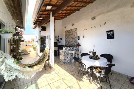 Casa à venda com 250m², 3 quartos e 4 vagas Casa à venda com 250m², 3 quartos e 4 vagasEspaço Gourmet