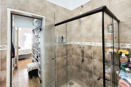 Casa à venda com 250m², 3 quartos e 4 vagas Casa à venda com 250m², 3 quartos e 4 vagasBanheiro do Quarto 3