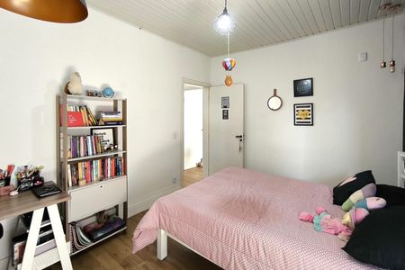 Casa à venda com 250m², 3 quartos e 4 vagas Casa à venda com 250m², 3 quartos e 4 vagasQuarto 1