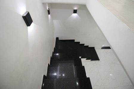 Casa à venda com 130m², 3 quartos e sem vagaSala - Escada