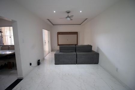 Casa à venda com 130m², 3 quartos e sem vagaSala