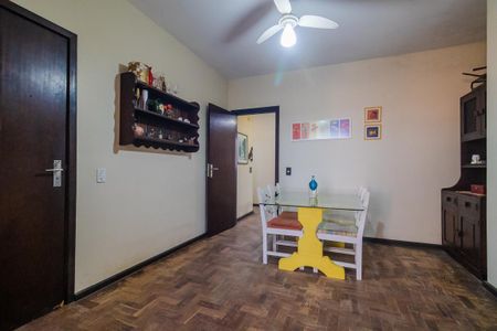 Casa à venda com 300m², 3 quartos e 1 vagaSala de jantar