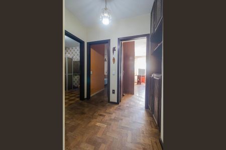 Casa à venda com 300m², 3 quartos e 1 vagaCorredor