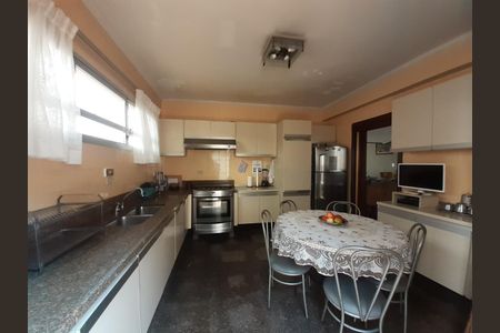 Casa à venda com 350m², 4 quartos e 3 vagas