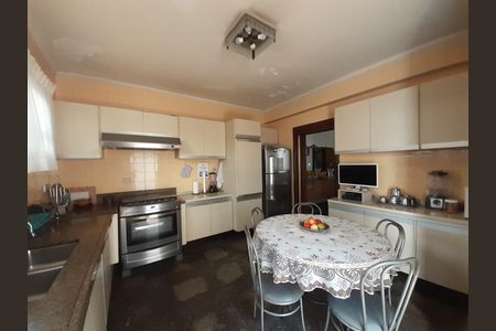 Casa à venda com 350m², 4 quartos e 3 vagas