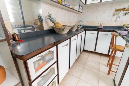 Casa à venda com 210m², 3 quartos e 2 vagasCozinha - Armários