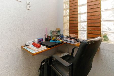 Casa à venda com 210m², 3 quartos e 2 vagasEscritório