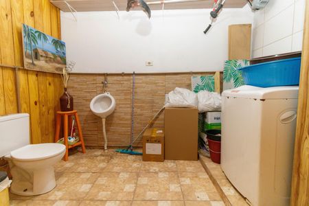 Casa à venda com 210m², 3 quartos e 2 vagasBanheiro de Serviço