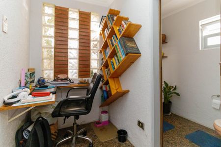 Casa à venda com 210m², 3 quartos e 2 vagasEscritório