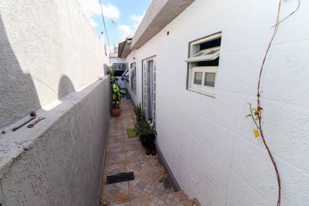Casa à venda com 210m², 3 quartos e 2 vagasCorredor externo