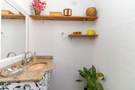 Casa à venda com 210m², 3 quartos e 2 vagasLavabo