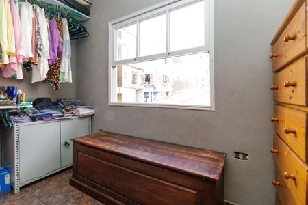 Casa à venda com 210m², 3 quartos e 2 vagasCloset Suíte 2