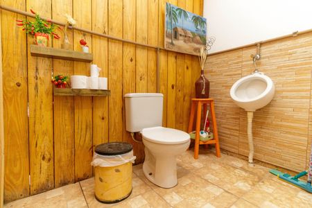 Casa à venda com 210m², 3 quartos e 2 vagasBanheiro de Serviço