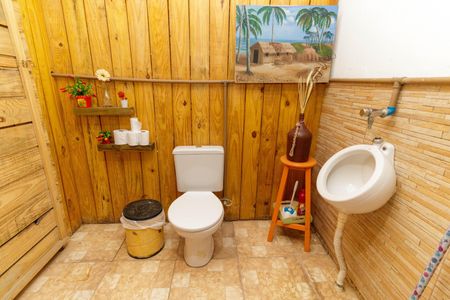 Casa à venda com 210m², 3 quartos e 2 vagasBanheiro de Serviço