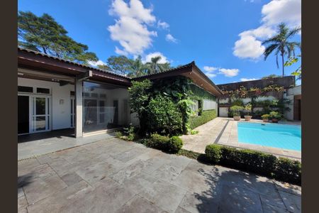 Casa à venda com 598m², 4 quartos e 8 vagas Casa à venda com 598m², 4 quartos e 8 vagasFoto 01