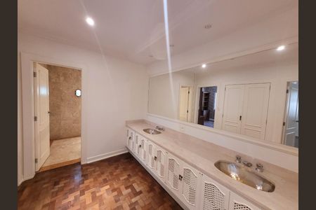 Casa à venda com 598m², 4 quartos e 8 vagas Casa à venda com 598m², 4 quartos e 8 vagasFoto 28