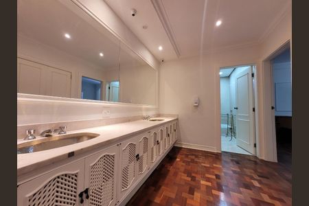 Casa à venda com 598m², 4 quartos e 8 vagas Casa à venda com 598m², 4 quartos e 8 vagasFoto 18