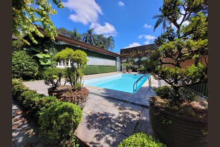 Casa à venda com 598m², 4 quartos e 8 vagas Casa à venda com 598m², 4 quartos e 8 vagasFoto 04