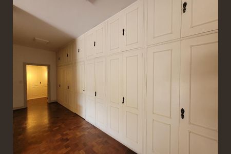 Casa à venda com 598m², 4 quartos e 8 vagas Casa à venda com 598m², 4 quartos e 8 vagasFoto 12