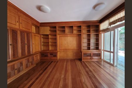 Casa à venda com 598m², 4 quartos e 8 vagas Casa à venda com 598m², 4 quartos e 8 vagasFoto 42