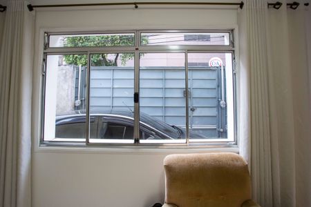 Casa à venda com 120m², 2 quartos e 2 vagasSala de TV