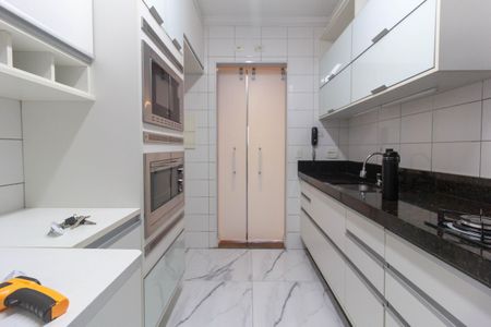 Apartamento à venda com 93m², 3 quartos e 2 vagas Apartamento à venda com 93m², 3 quartos e 2 vagasCozinha