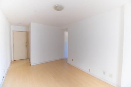 Apartamento à venda com 67m², 2 quartos e 1 vagaSala