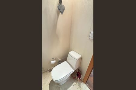 Apartamento à venda com 230m², 4 quartos e 5 vagas Apartamento à venda com 230m², 4 quartos e 5 vagasLavabo