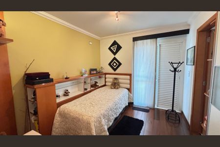 Apartamento à venda com 230m², 4 quartos e 5 vagas Apartamento à venda com 230m², 4 quartos e 5 vagasSuíte 3