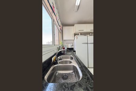 Apartamento à venda com 230m², 4 quartos e 5 vagas Apartamento à venda com 230m², 4 quartos e 5 vagasCozinha