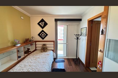 Apartamento à venda com 230m², 4 quartos e 5 vagas Apartamento à venda com 230m², 4 quartos e 5 vagasSuíte 3