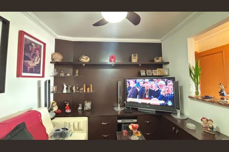 Apartamento à venda com 230m², 4 quartos e 5 vagas Apartamento à venda com 230m², 4 quartos e 5 vagasSala de TV