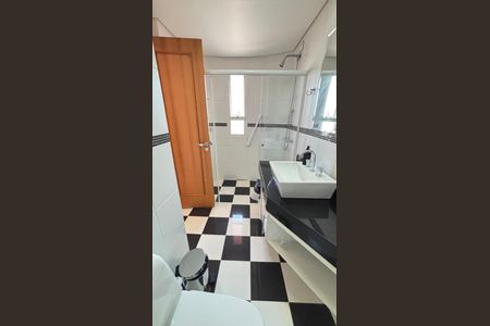 Apartamento à venda com 230m², 4 quartos e 5 vagas Apartamento à venda com 230m², 4 quartos e 5 vagasBanheiro da Suíte 3