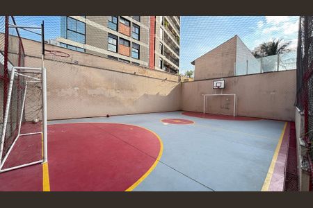 Apartamento à venda com 230m², 4 quartos e 5 vagas Apartamento à venda com 230m², 4 quartos e 5 vagasQuadra