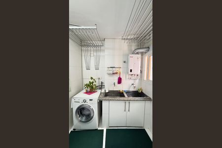 Apartamento à venda com 230m², 4 quartos e 5 vagas Apartamento à venda com 230m², 4 quartos e 5 vagasÁrea de Serviço