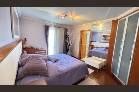 Apartamento à venda com 230m², 4 quartos e 5 vagas Apartamento à venda com 230m², 4 quartos e 5 vagasSuite 1