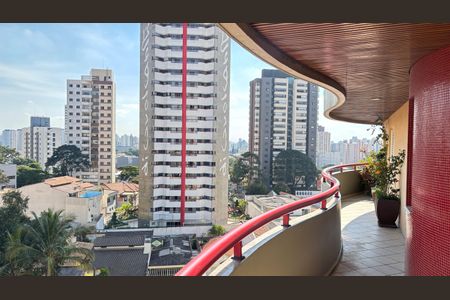 Apartamento à venda com 230m², 4 quartos e 5 vagas Apartamento à venda com 230m², 4 quartos e 5 vagasVaranda dos Dormitórios