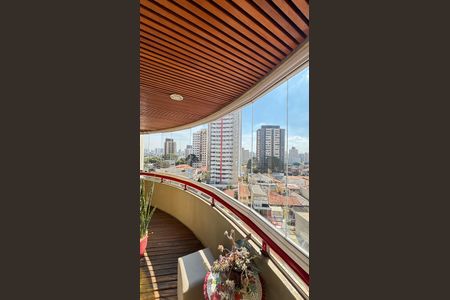 Apartamento à venda com 230m², 4 quartos e 5 vagas Apartamento à venda com 230m², 4 quartos e 5 vagasVaranda Sala