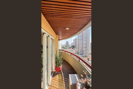 Apartamento à venda com 230m², 4 quartos e 5 vagas Apartamento à venda com 230m², 4 quartos e 5 vagasVaranda Sala