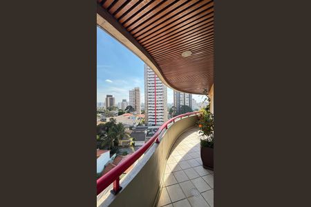 Apartamento à venda com 230m², 4 quartos e 5 vagas Apartamento à venda com 230m², 4 quartos e 5 vagasVaranda dos Dormitórios