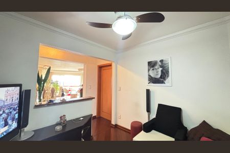 Apartamento à venda com 230m², 4 quartos e 5 vagas Apartamento à venda com 230m², 4 quartos e 5 vagasSala de TV