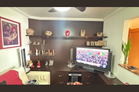 Apartamento à venda com 230m², 4 quartos e 5 vagas Apartamento à venda com 230m², 4 quartos e 5 vagasSala de TV