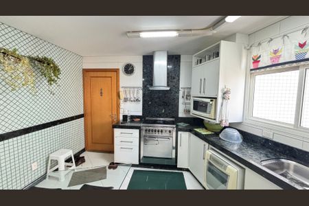 Apartamento à venda com 230m², 4 quartos e 5 vagas Apartamento à venda com 230m², 4 quartos e 5 vagasCozinha