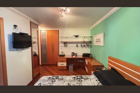 Apartamento à venda com 230m², 4 quartos e 5 vagas Apartamento à venda com 230m², 4 quartos e 5 vagasSuite 2