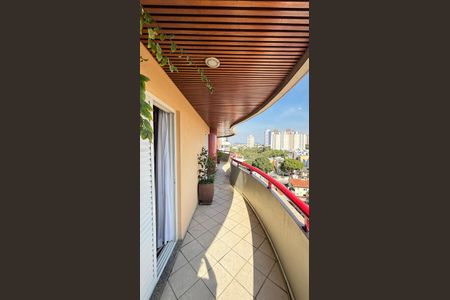 Apartamento à venda com 230m², 4 quartos e 5 vagas Apartamento à venda com 230m², 4 quartos e 5 vagasVaranda dos Dormitórios