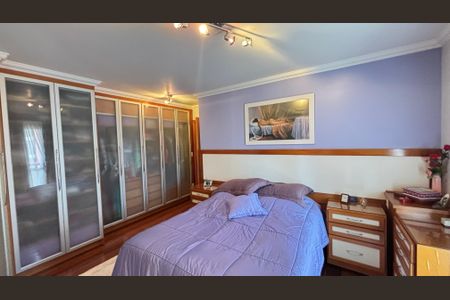 Apartamento à venda com 230m², 4 quartos e 5 vagas Apartamento à venda com 230m², 4 quartos e 5 vagasSuite 1