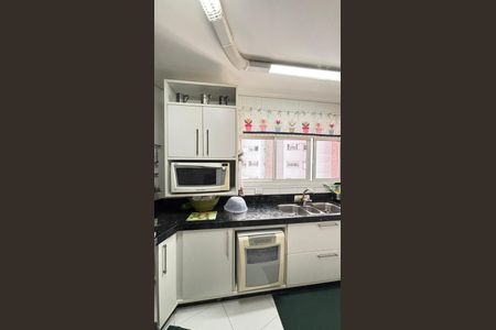 Apartamento à venda com 230m², 4 quartos e 5 vagas Apartamento à venda com 230m², 4 quartos e 5 vagasCozinha