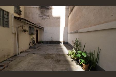 Apartamento à venda com 64m², 2 quartos e sem vagaÁrea comum