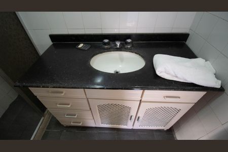 Apartamento à venda com 64m², 2 quartos e sem vagaBanheiro